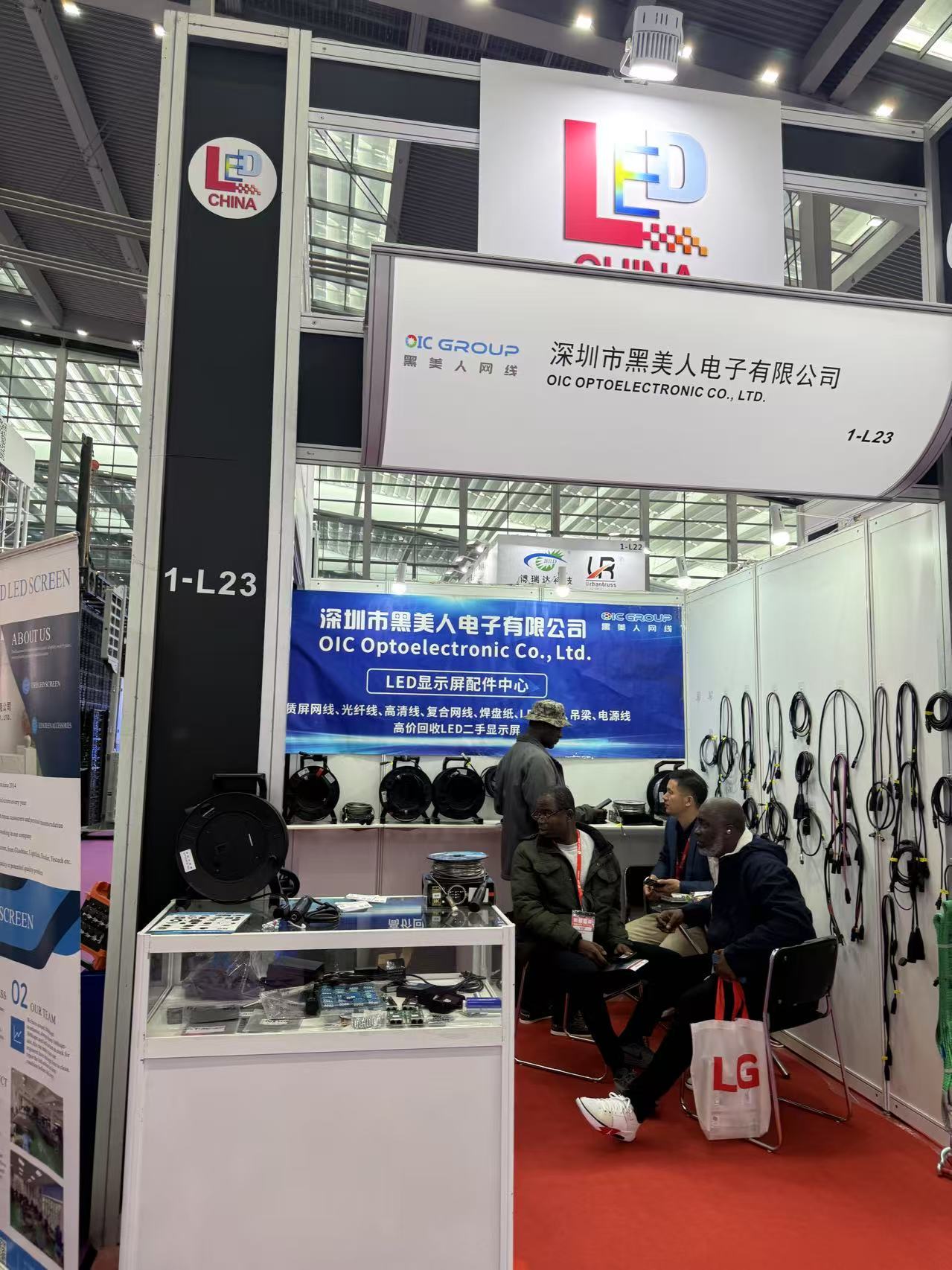 4eec16d7793b45881afa1f69990eb37.jpg